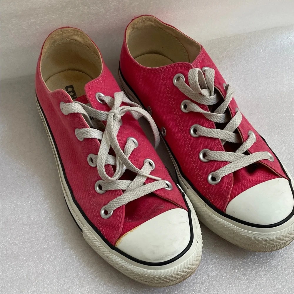 Converse hot pink Canvas Sneakers size 6 women’s